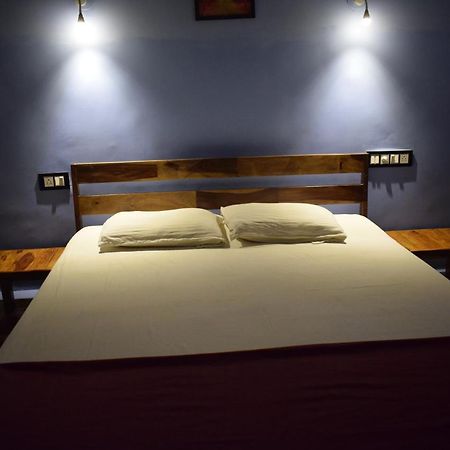 Sanrit Hotel GOA Esterno foto