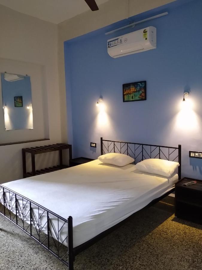 Sanrit Hotel GOA Esterno foto